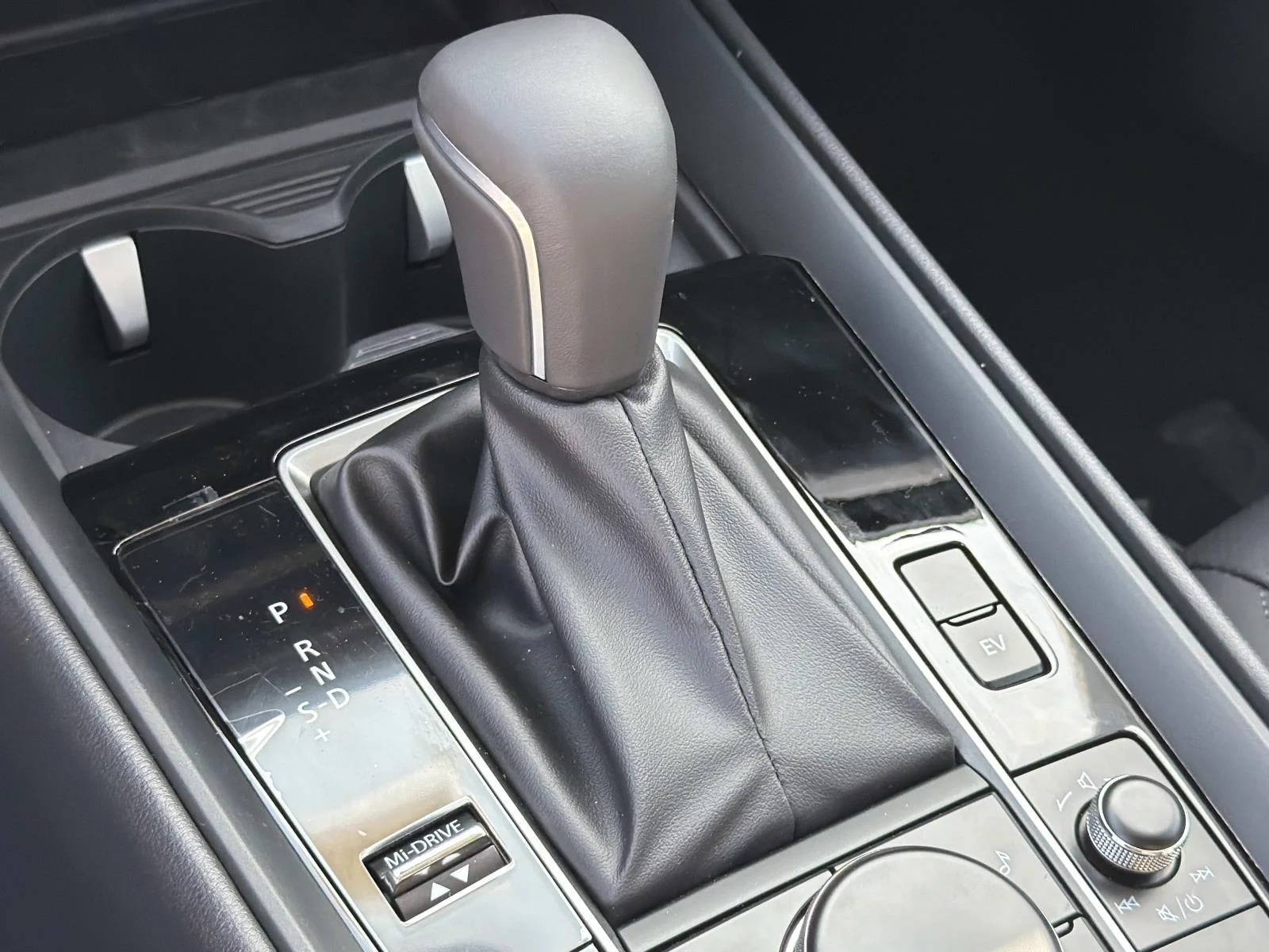2025 Mazda CX-50 Premium - Photo 11