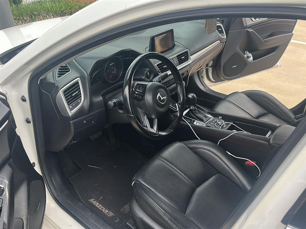 Used 2018 Snowflake White Pearl Mica Mazda Touring image 7
