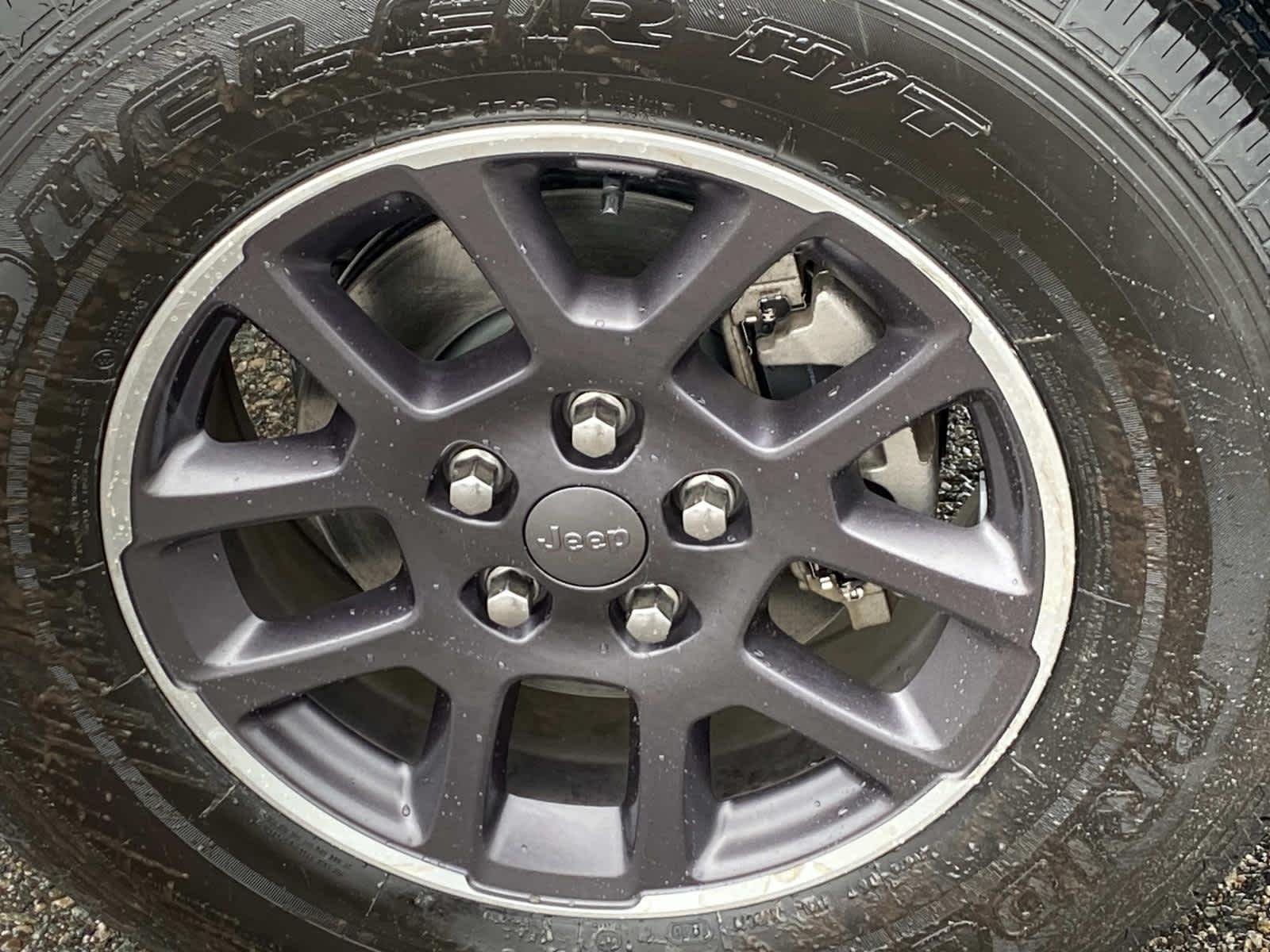 Used 2022 Granite Crystal Metallic Clearcoat Jeep Overland image 30