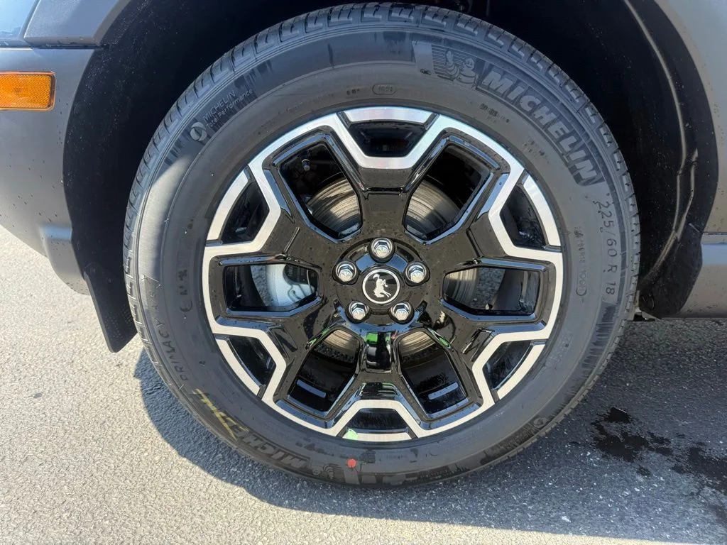 New 2026 Azure Gray Metallic Tri-Coat Ford Outer Banks® image 9