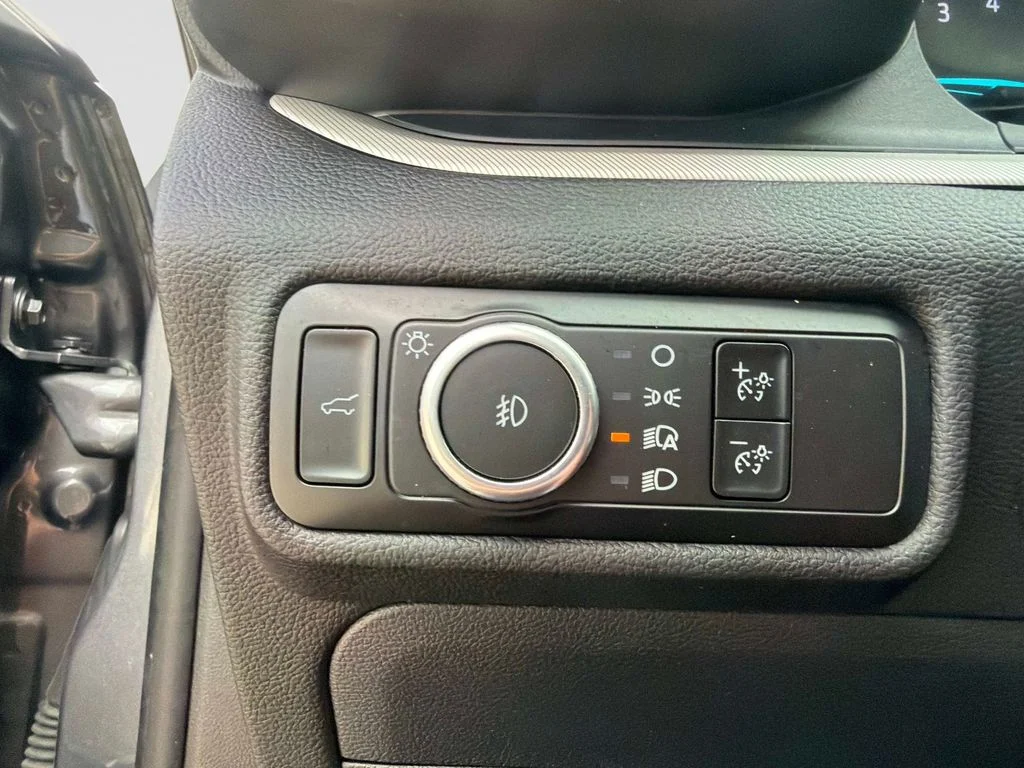 Used 2024 Gray Ford XLT image 31