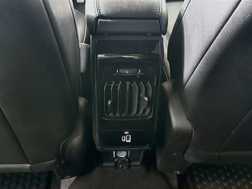 Used 2023 Laser Blue Pearlcoat Jeep Latitude image 25