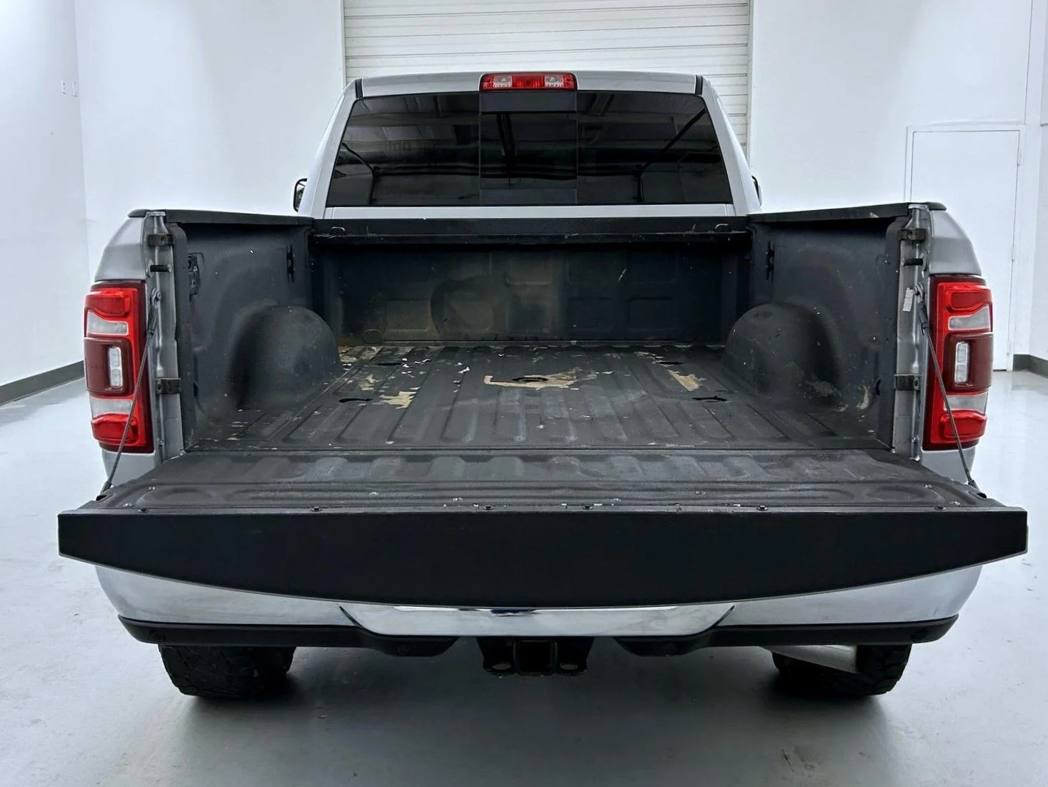 Used 2022 Silver Ram Big Horn image 23