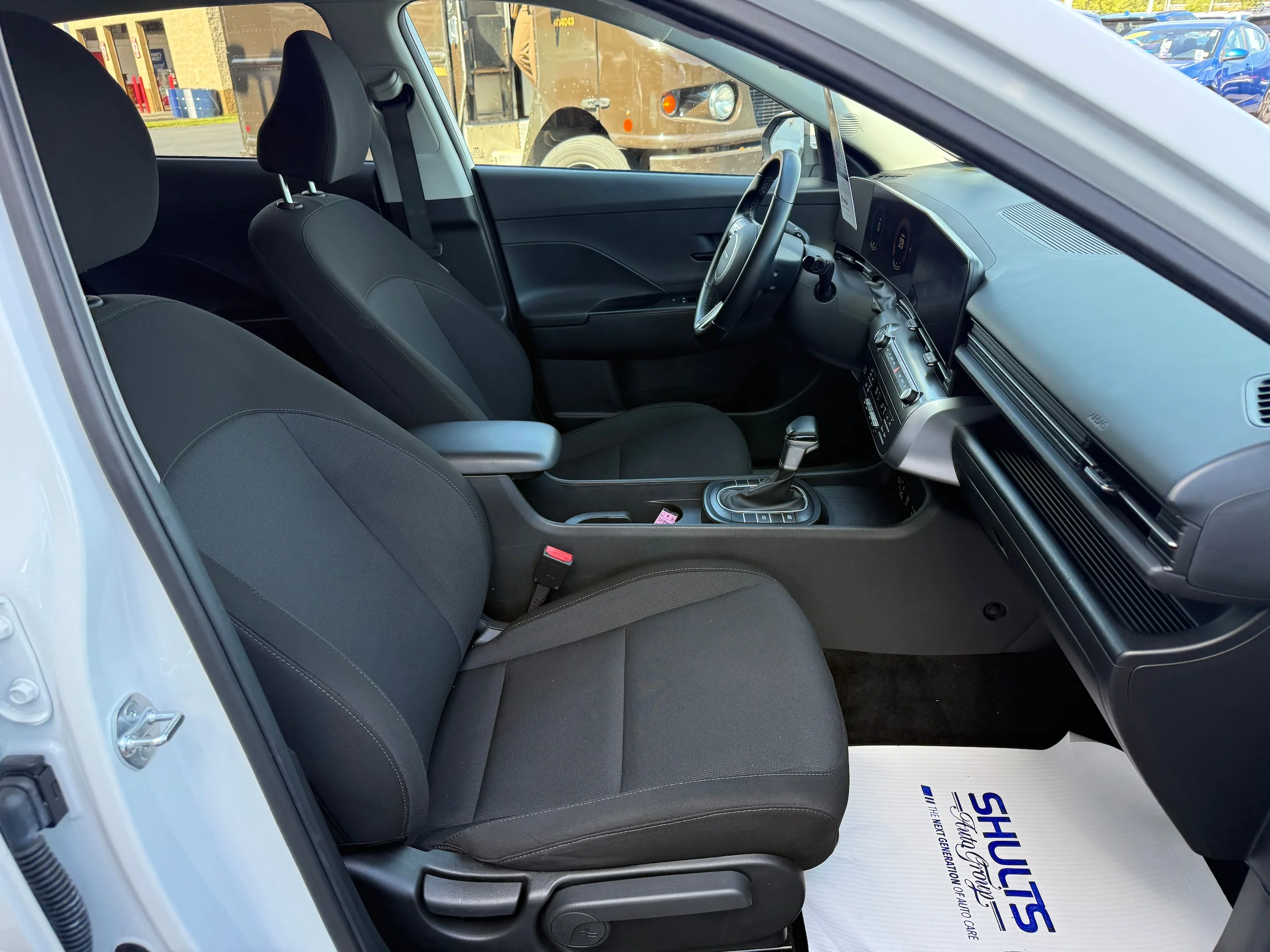 Used 2025 Atlas White Hyundai SEL image 24
