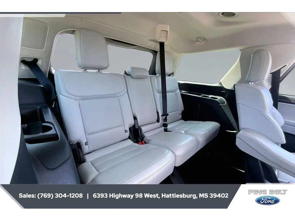 Used 2025 Stone Blue Metallic Ford Platinum image 21
