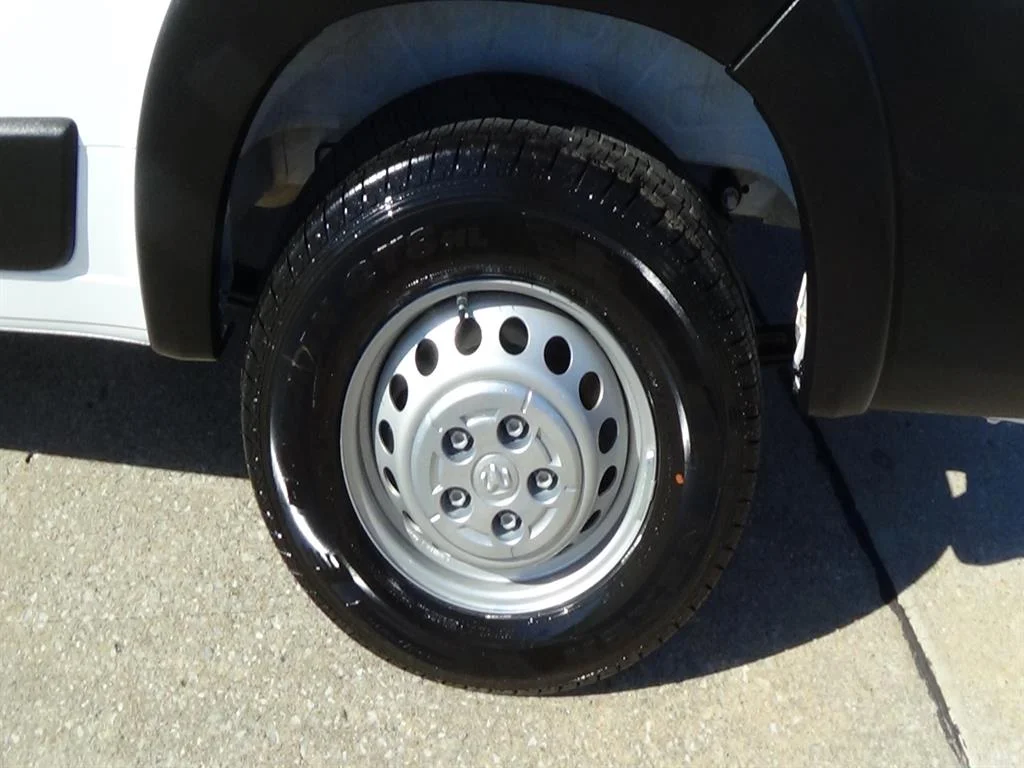 Used 2025 Bright White Clear Coat (pw7) RAM Tradesman 2500 image 12