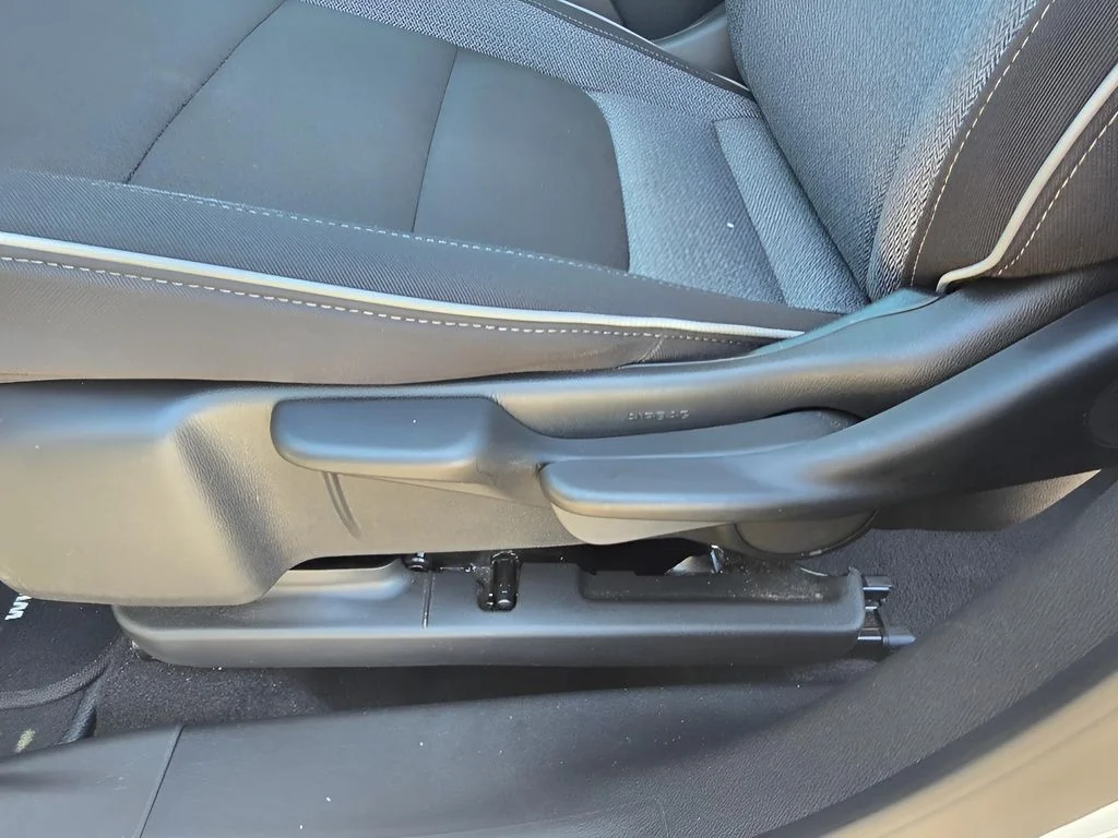 Used 2025 Summit White Chevrolet LT image 24