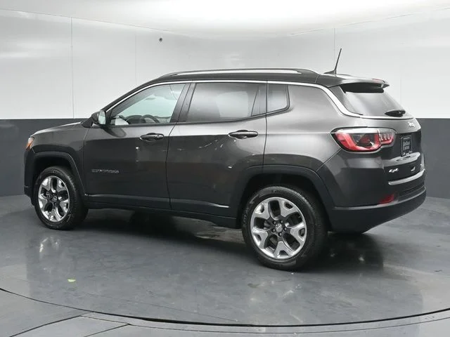 Used 2020 Granite Crystal Clearcoat Metallic Jeep Limited image 5