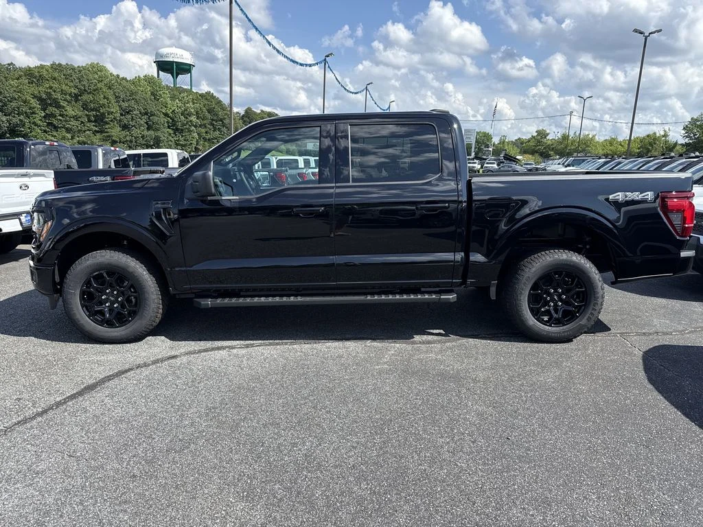 New 2026 Black Ford XLT image 4