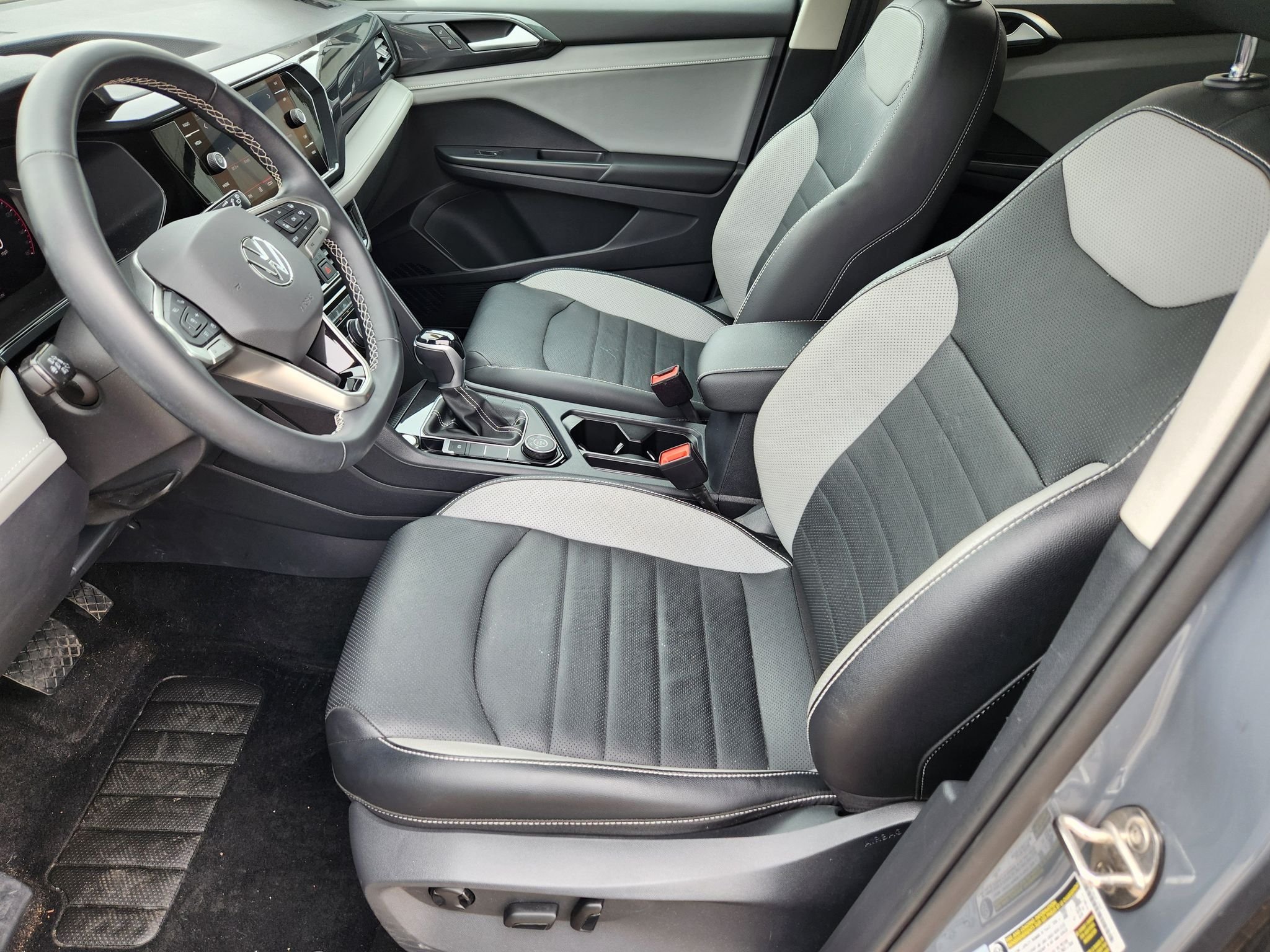 Used 2022 Pure Gray Volkswagen SEL image 18
