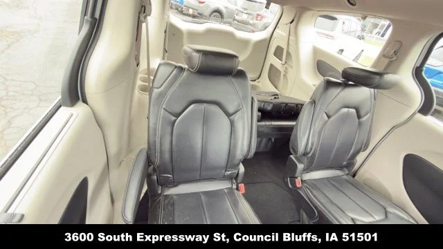 Used 2023 White Chrysler Touring L image 36