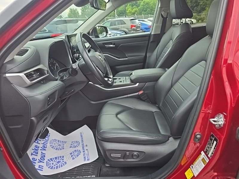 Used 2020 Red Toyota XLE image 22