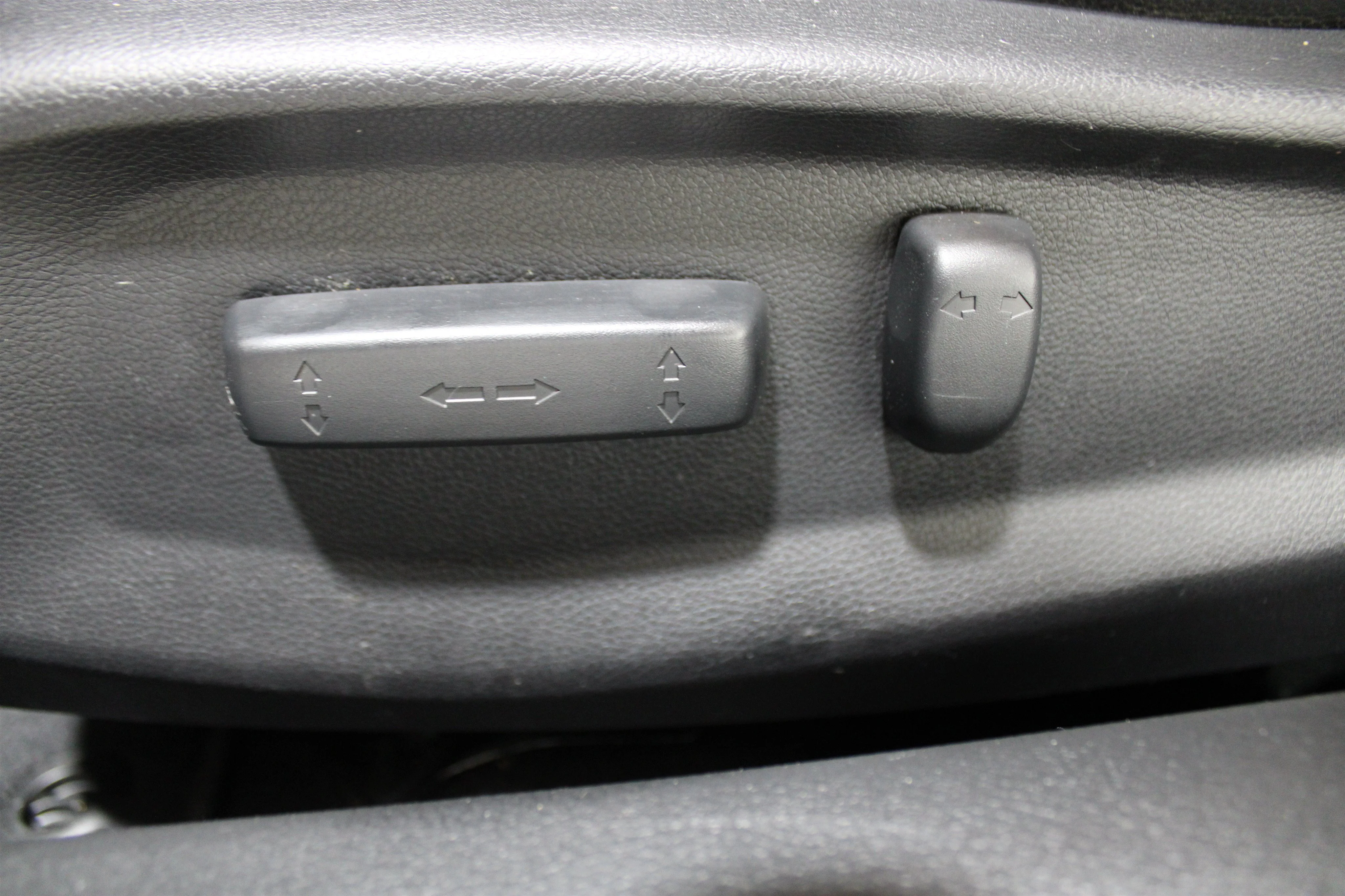 Used 2019 Red Honda EX-L image 4