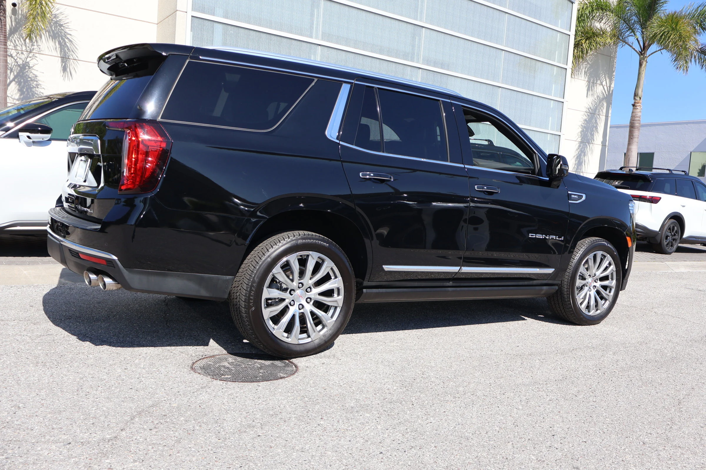 Used 2022 Onyx Black GMC Denali image 9