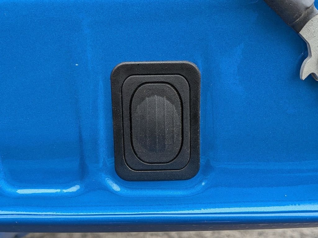 New 2026 Hydro Blue Pearl-Coat Exterior Paint RAM Laramie image 7