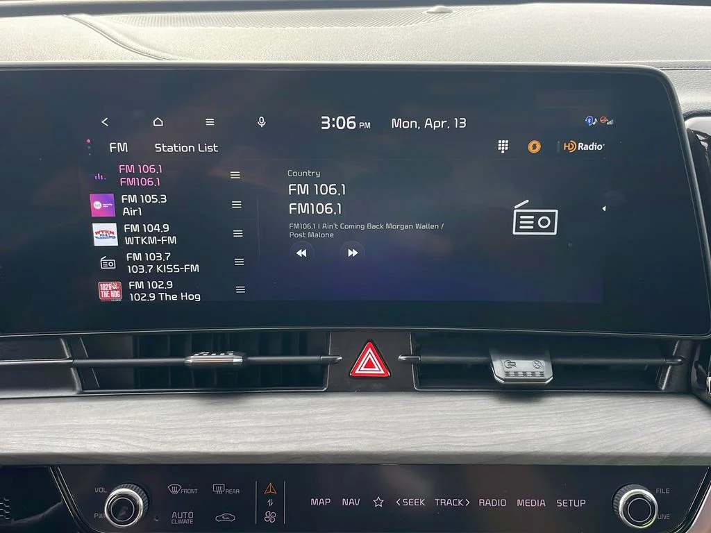 Certified Used 2023 Green Kia X-Pro Prestige image 25
