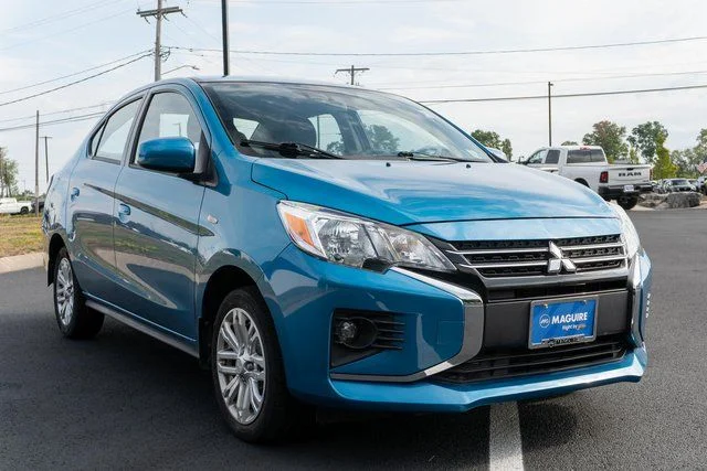 Used 2024 Blue Mitsubishi LE image 4