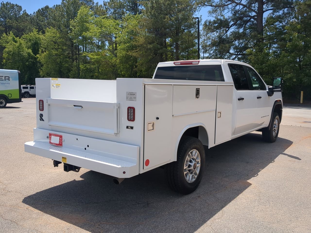 New 2026 Summit White GMC Pro image 8