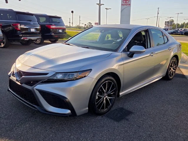 Used 2024 Silver Toyota SE image 3