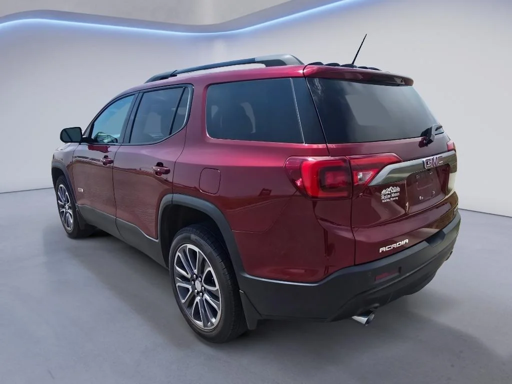 Used 2017 Crimson Red Tintcoat GMC SLT image 3