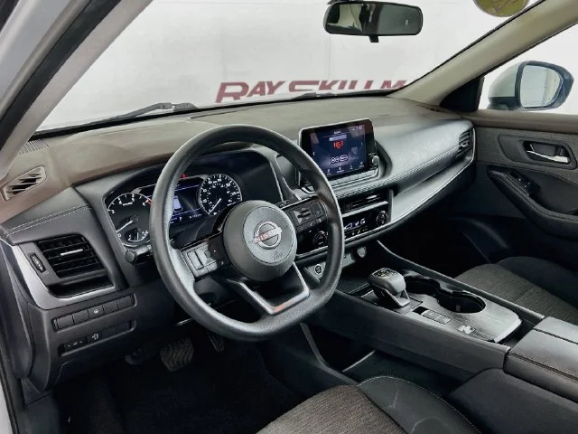 Used 2023 Silver Nissan SV image 32