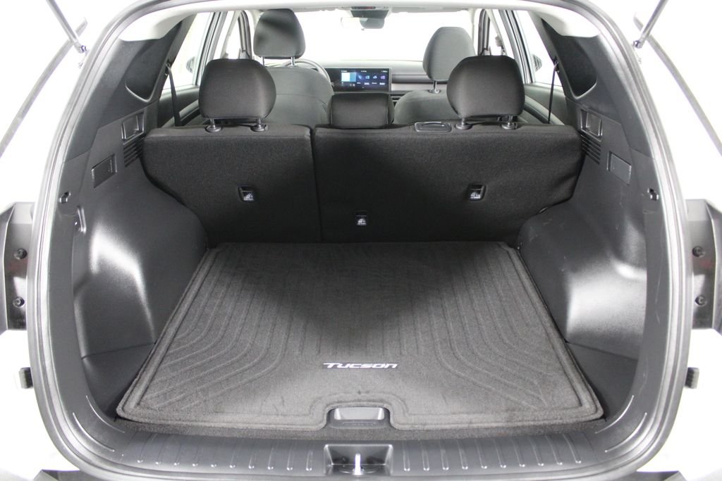 Certified Used 2026 White Hyundai SE image 17