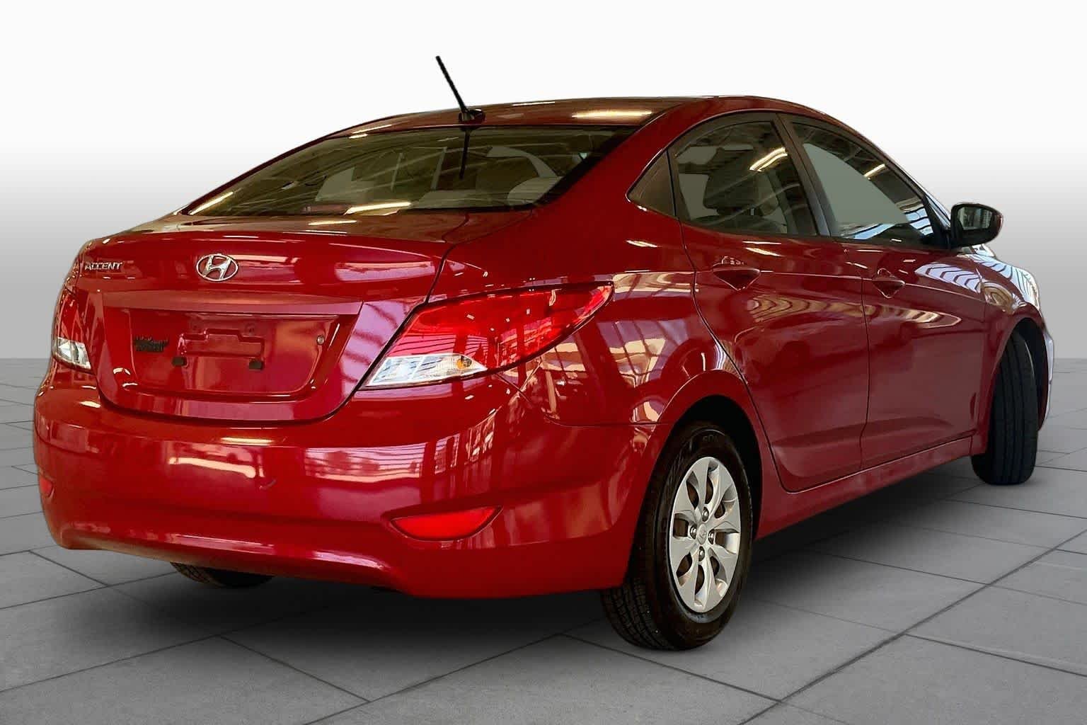 Used 2016 Boston Red Metallic Hyundai SE image 13