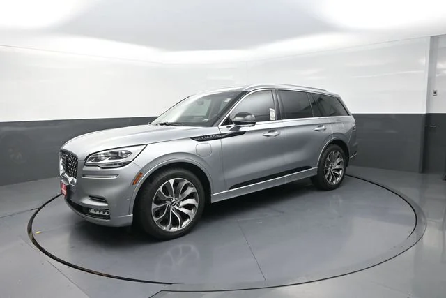 Used 2022 Silver Lincoln Grand Touring image 49