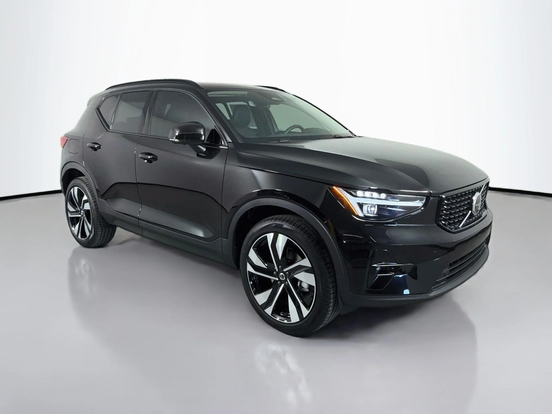 New 2026 Onyx Black Volvo Plus image 3