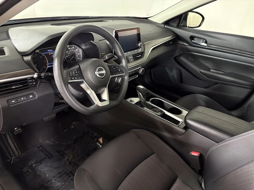 Used 2024 Red Nissan 2.5 SV image 16