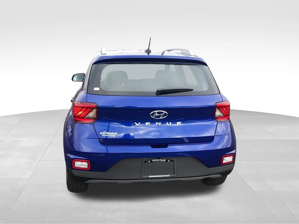 Used 2025 Blue Hyundai SEL image 9