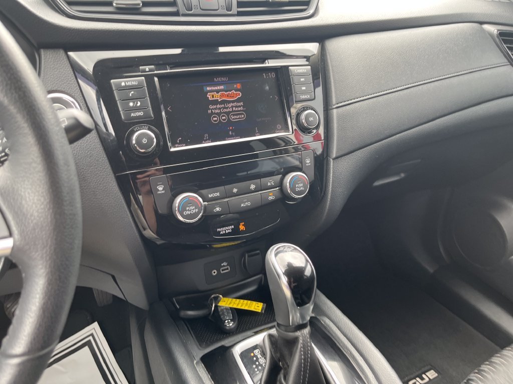 Used 2019 Gray Nissan SV image 17
