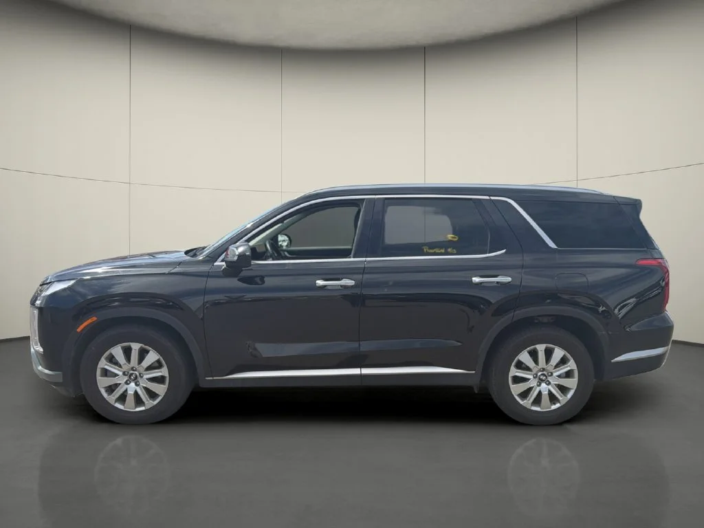 Used 2024 Black Hyundai SEL image 4