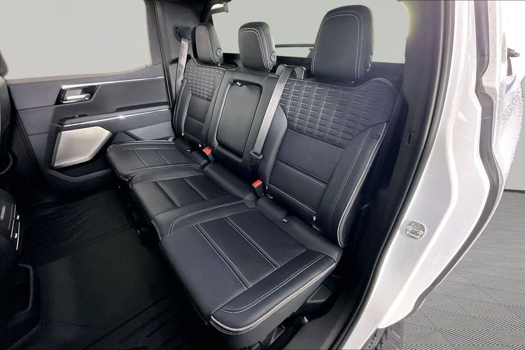 Used 2025 White GMC Denali image 20