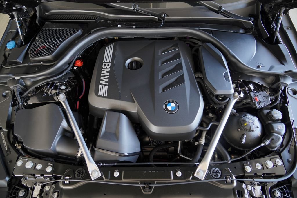 New 2027 Dark Graphite Metallic BMW 530i image 21