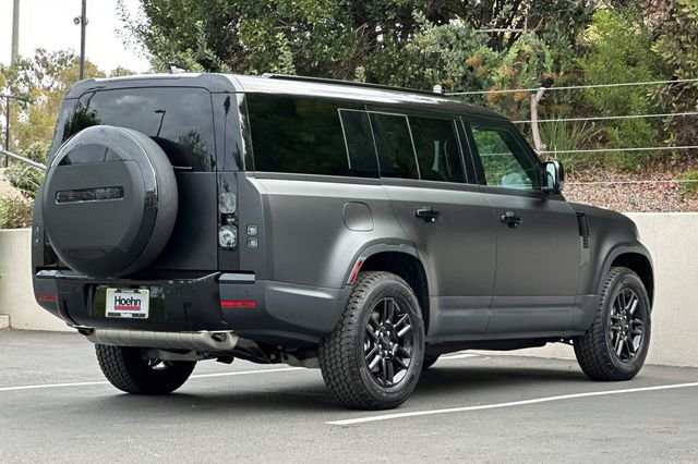 New 2026 Santorini Black Land Rover S image 5