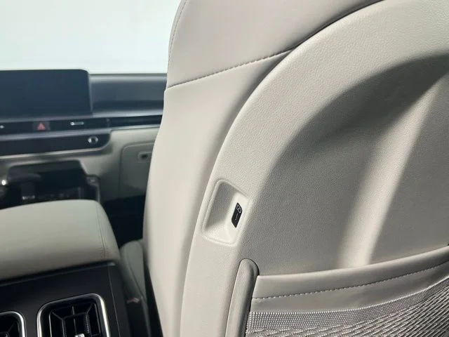 2025 Kia Sorento S - Photo 39