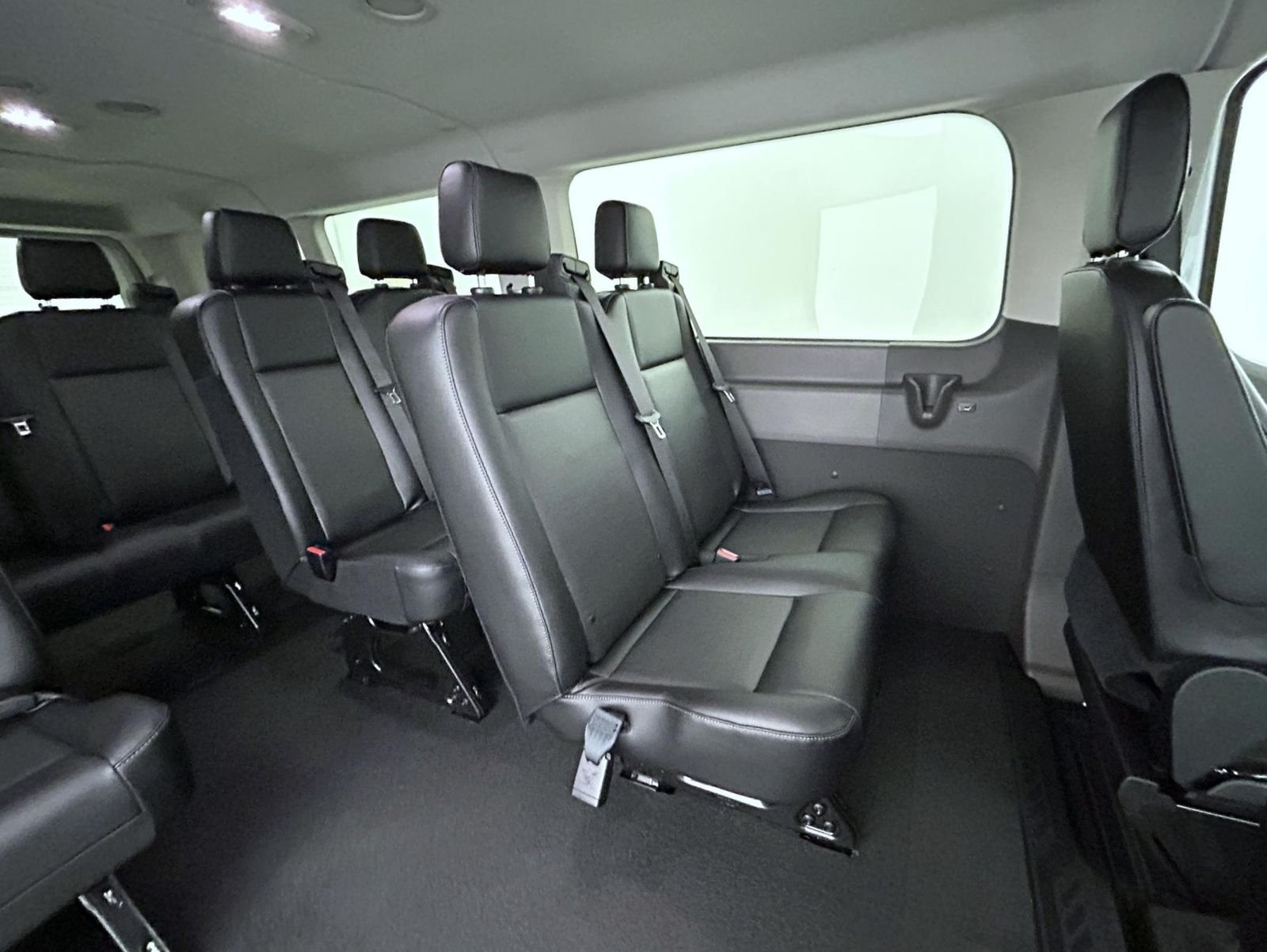 New 2026 Oxford White Ford XL image 17