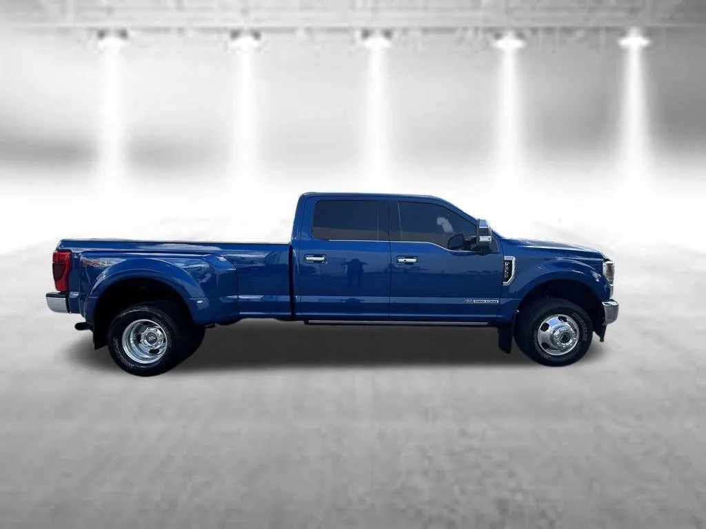 Used 2022 Blue Metallic Ford King Ranch image 3