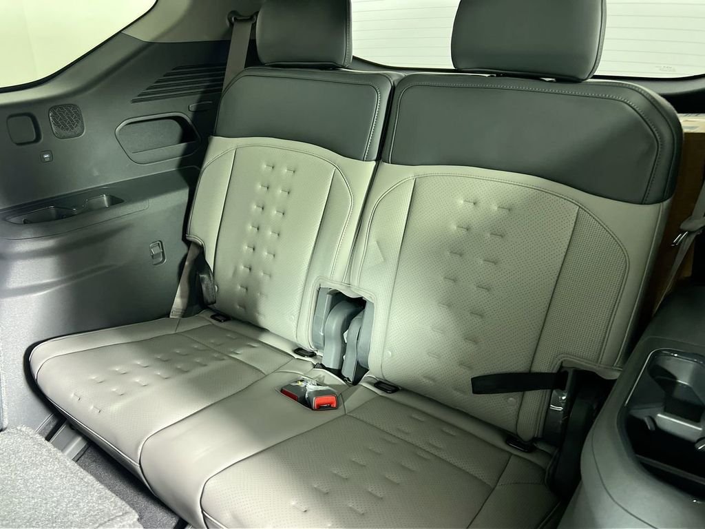 New 2026 Ebony Black Kia Wind AWD image 30