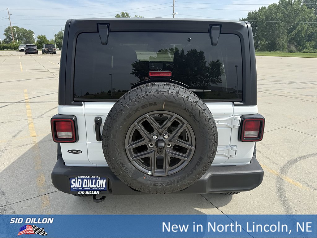 New 2026 Bright White Clear-Coat Exterior Paint Jeep Sport S image 3