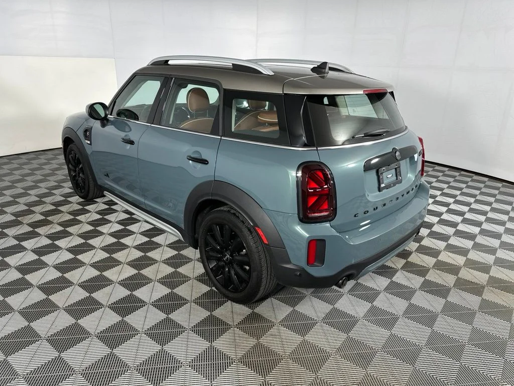 Used 2024 Green MINI Iconic image 12