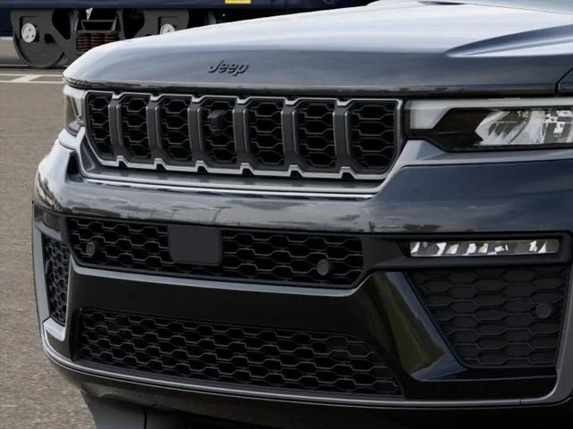 New 2026 Diamond Black Crystal Pearl-Coat Exterior Paint Jeep Limited Reserve image 19