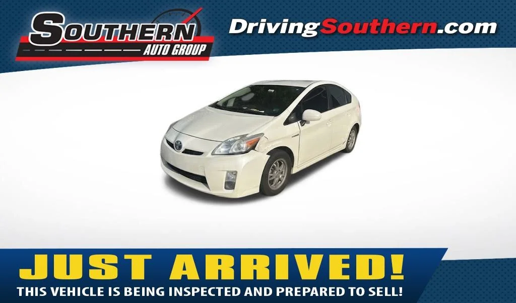 Used 2010 White Toyota  image 1