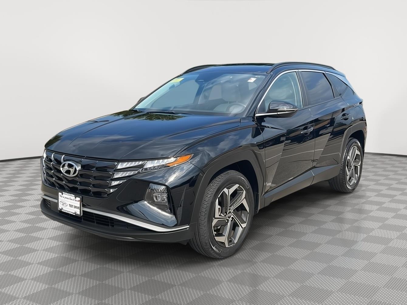 Used 2024 Black Pearl Hyundai SEL image 4