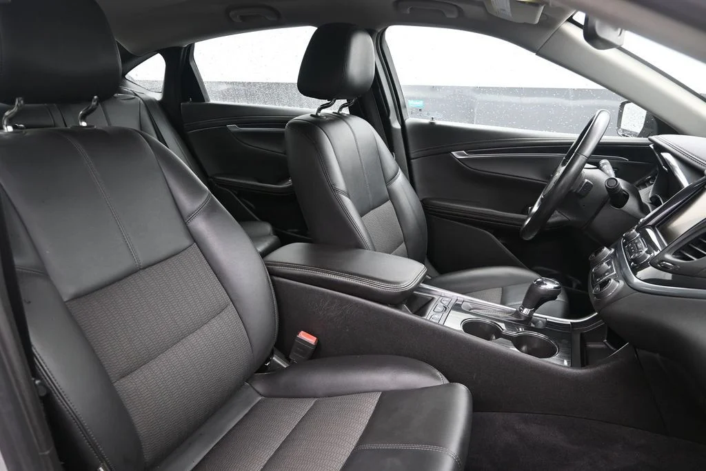Used 2020 Silver Chevrolet LT image 11