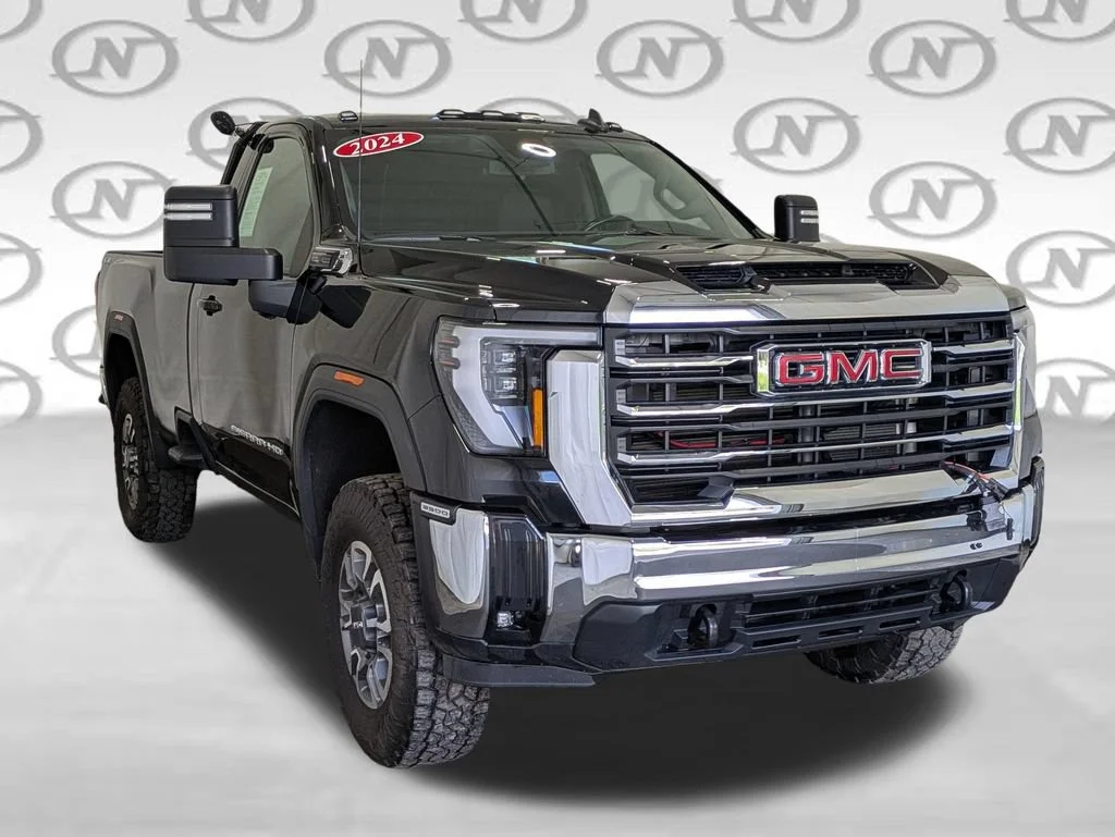 Used 2024 Onyx Black GMC SLE image 39