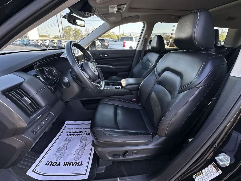 Used 2023 Black Nissan SL image 11