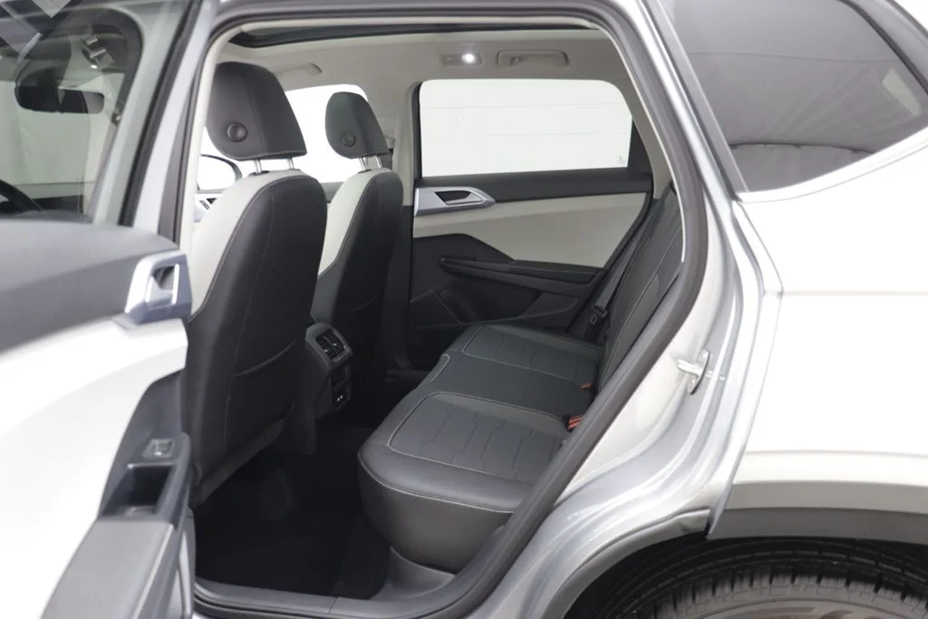Used 2026 Silver Metallic Volkswagen 1.5T SE image 12