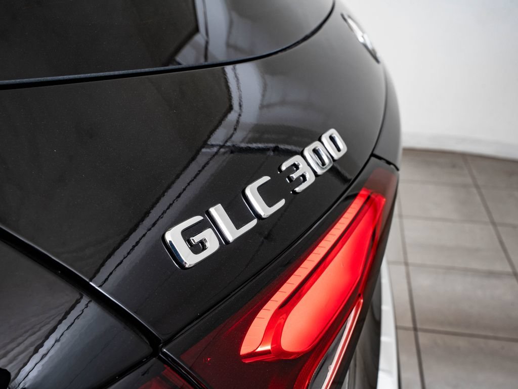 New 2026 Black Mercedes-Benz GLC 300 image 20
